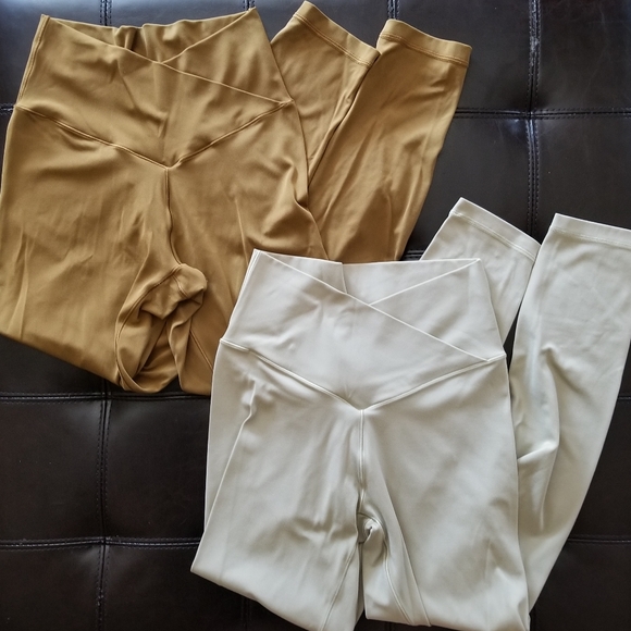 ❗Aerie Offline Real Me High Waisted Crossover 7/8 Legging Bundle Medium❗ - Picture 1 of 5